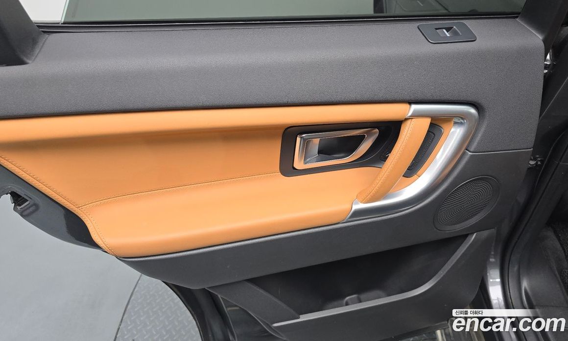 Land Rover Discovery Sport 1st Gen фото 25