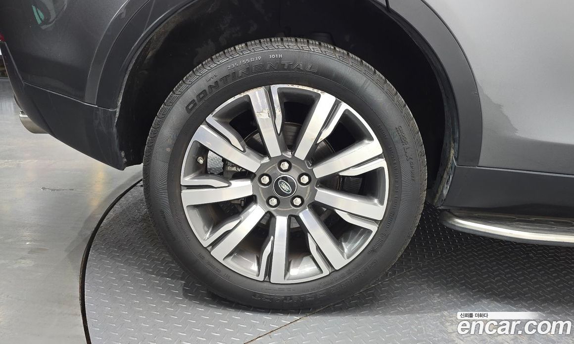 Land Rover Discovery Sport 1st Gen фото 31