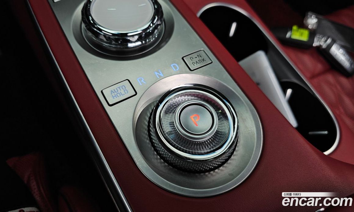 Genesis GV70 фото 9