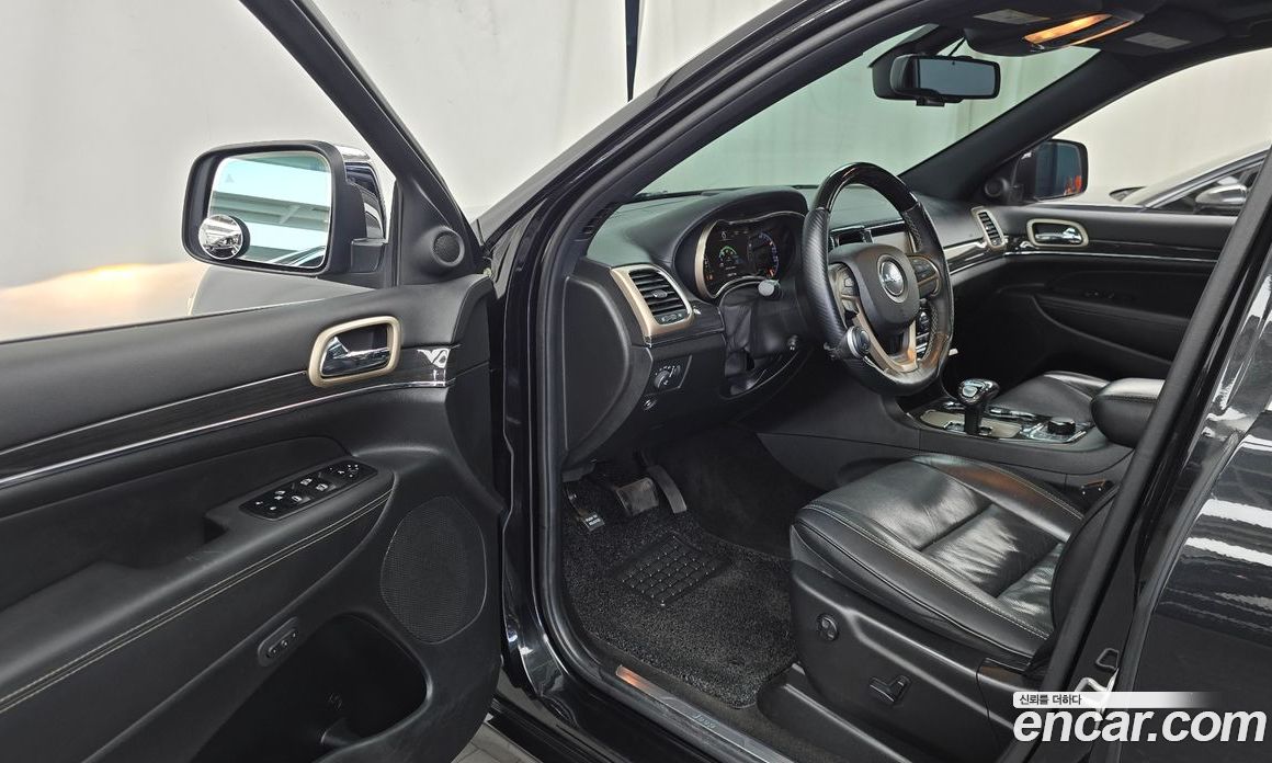 Jeep Grand Cherokee (WK) фото 10