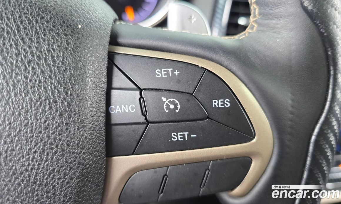 Jeep Grand Cherokee (WK) фото 16