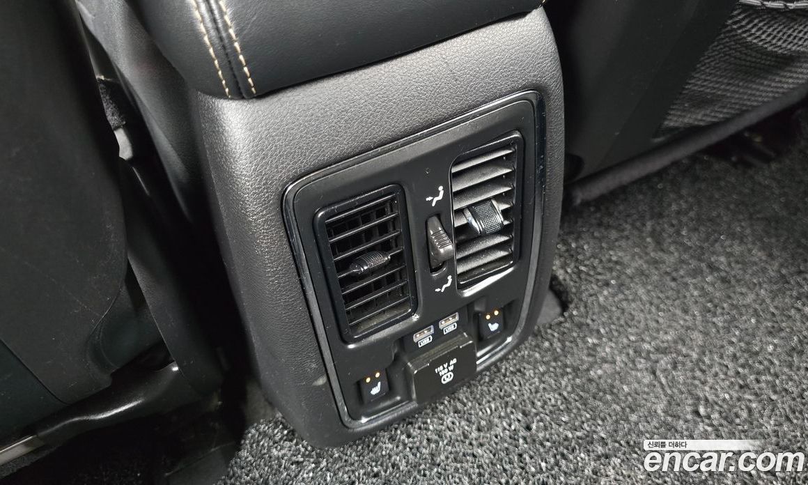 Jeep Grand Cherokee (WK) фото 18