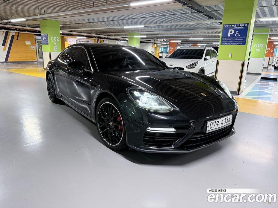 Porsche Panamera (971) фото 2