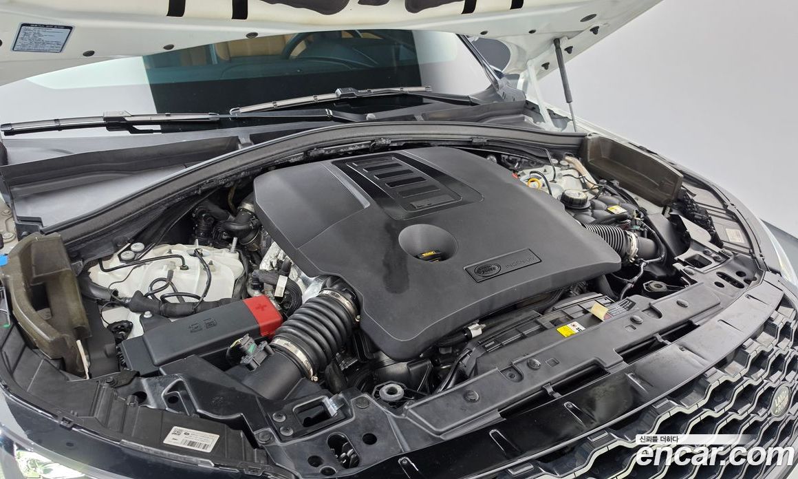 Land Rover Range Rover Velar фото 6