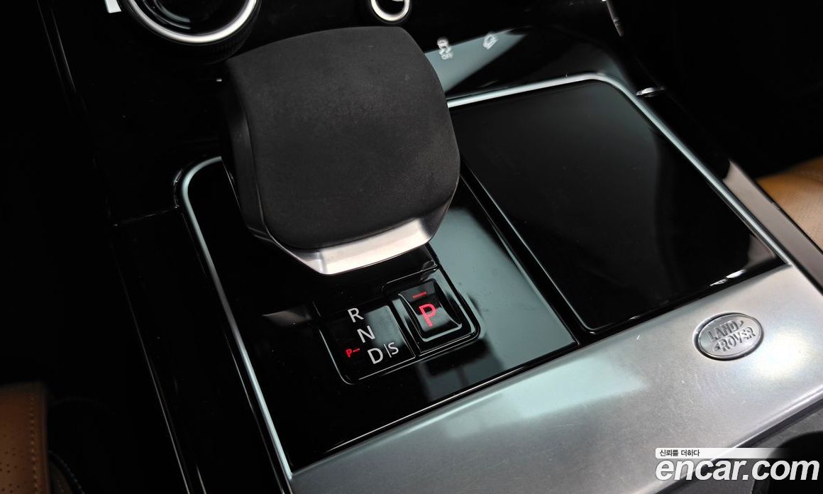 Land Rover Range Rover Velar фото 9