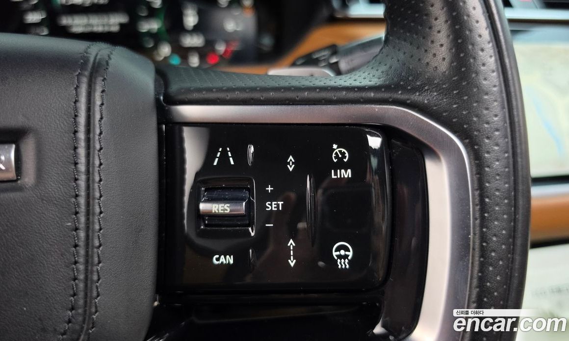 Land Rover Range Rover Velar фото 15