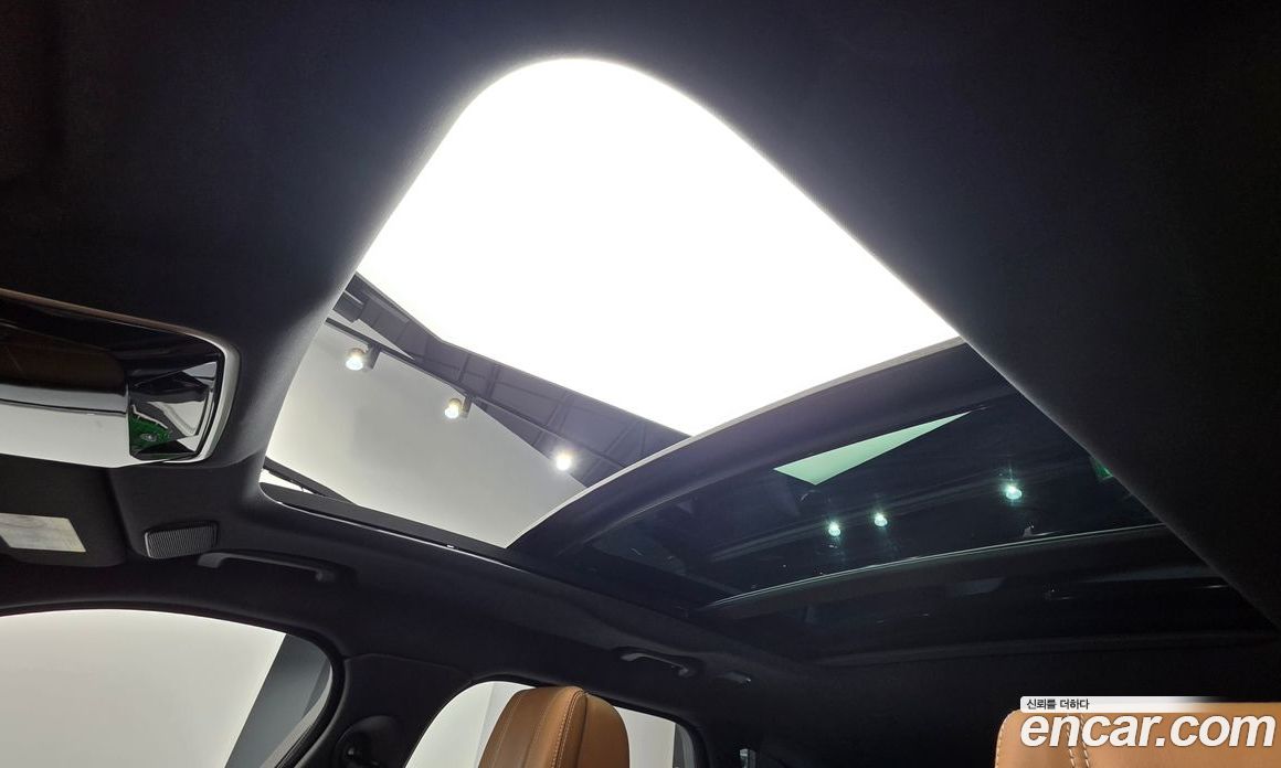 Land Rover Range Rover Velar фото 16