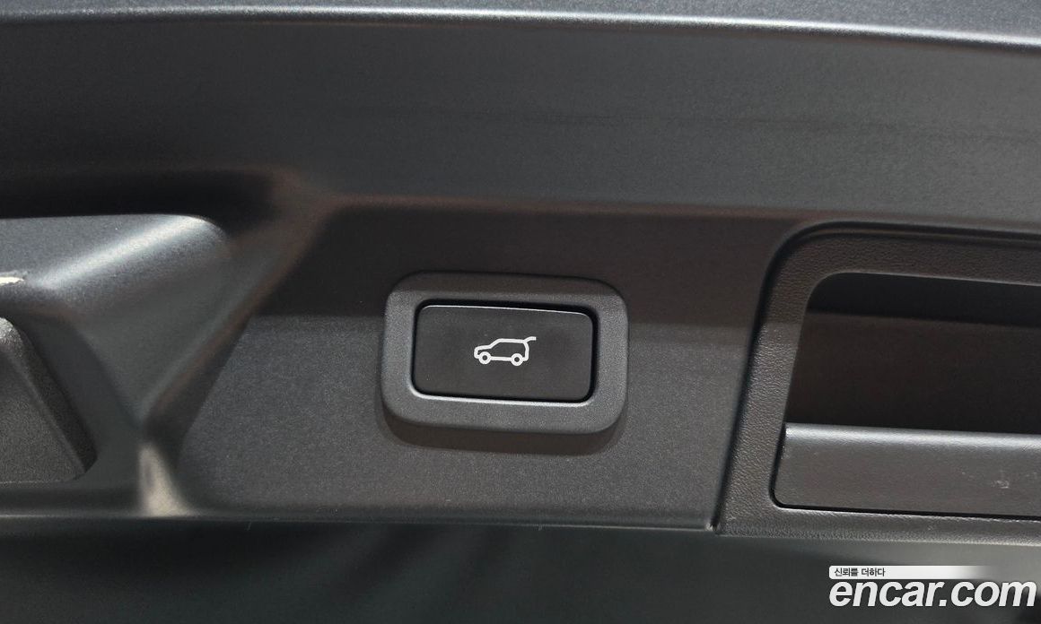 Land Rover Range Rover Velar фото 17