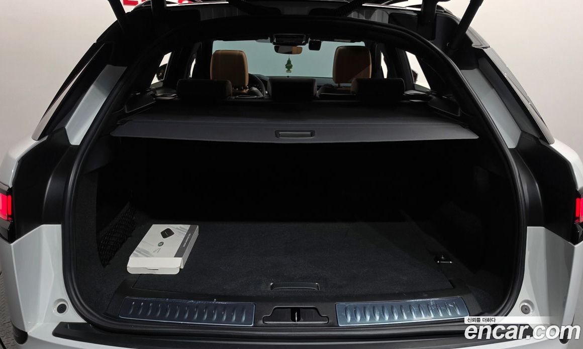Land Rover Range Rover Velar фото 18