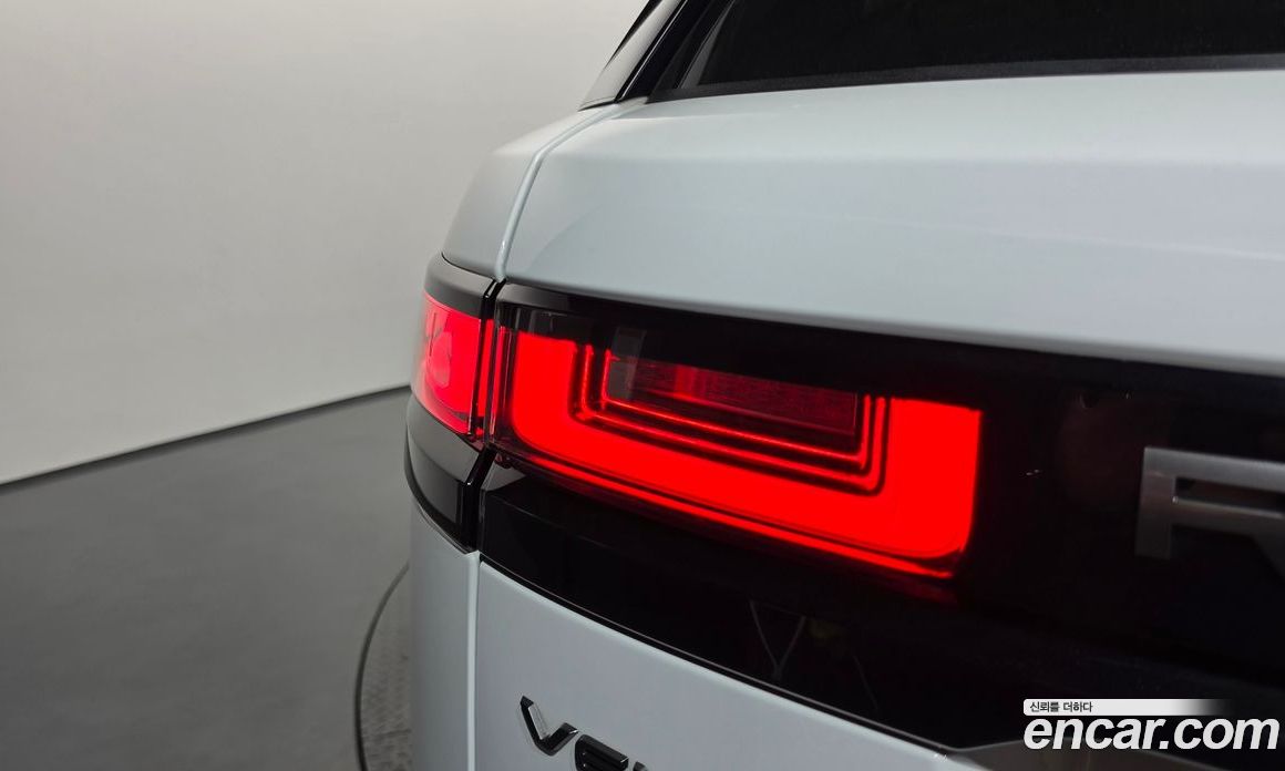 Land Rover Range Rover Velar фото 23