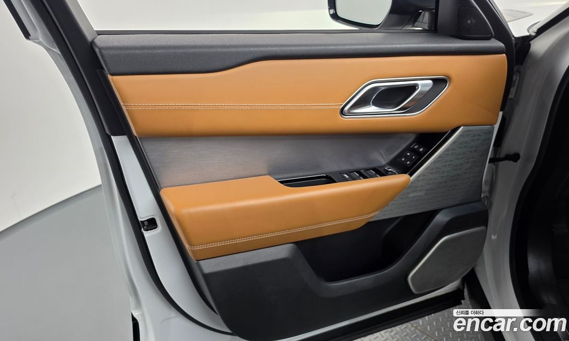 Land Rover Range Rover Velar фото 24