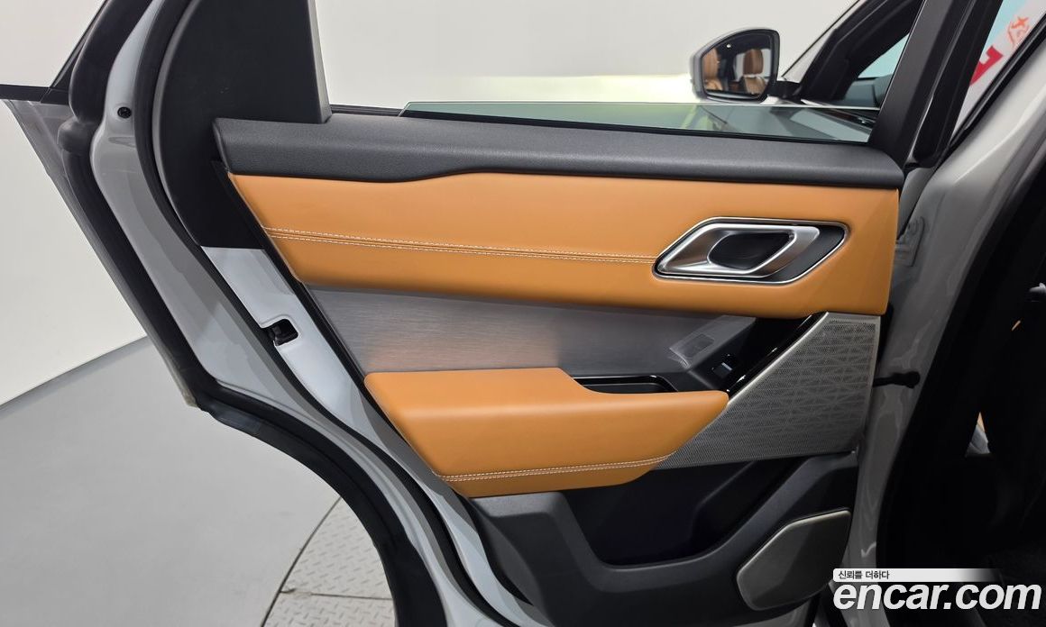 Land Rover Range Rover Velar фото 25