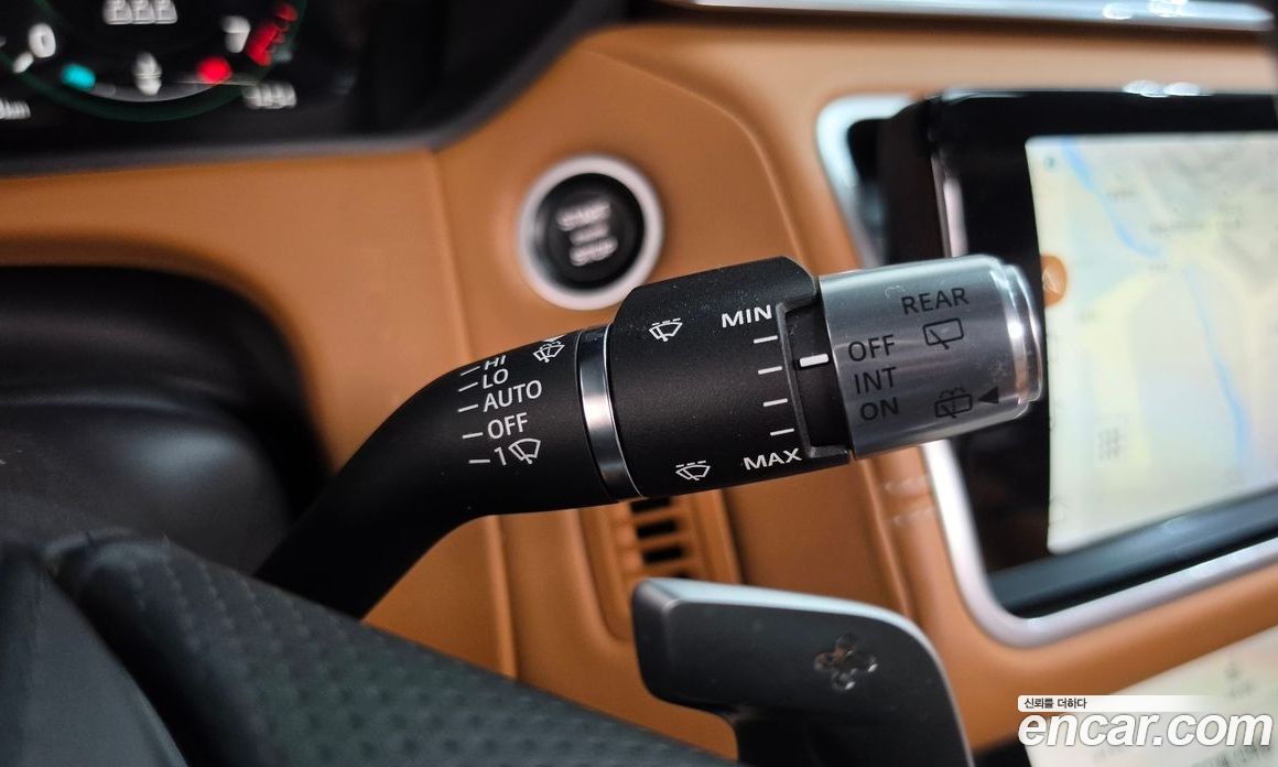 Land Rover Range Rover Velar фото 28
