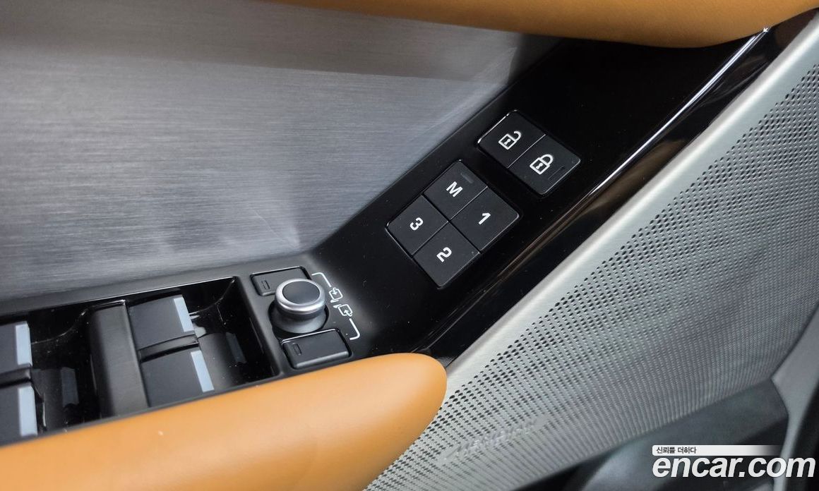 Land Rover Range Rover Velar фото 30
