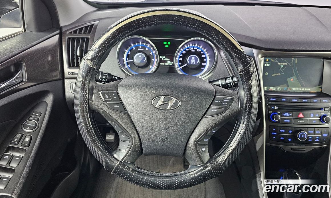 Hyundai Sonata The Brilliant фото 14