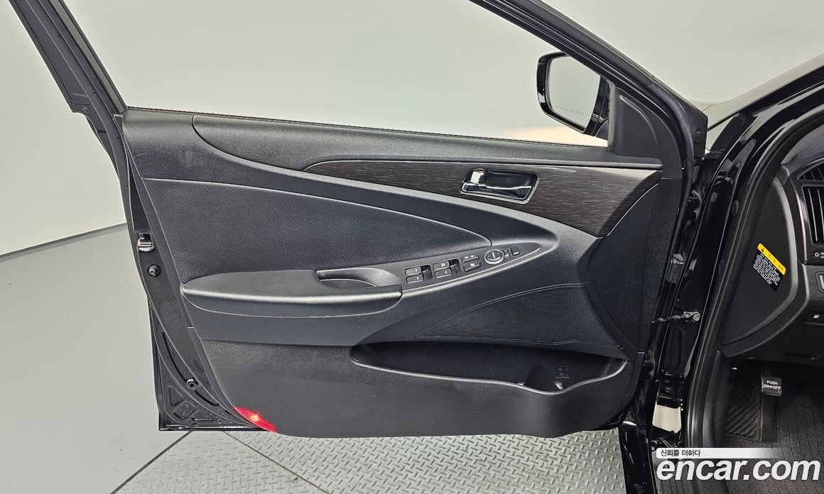 Hyundai Sonata The Brilliant фото 24