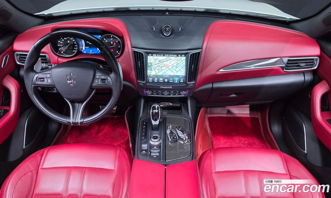 Maserati Levante фото 7