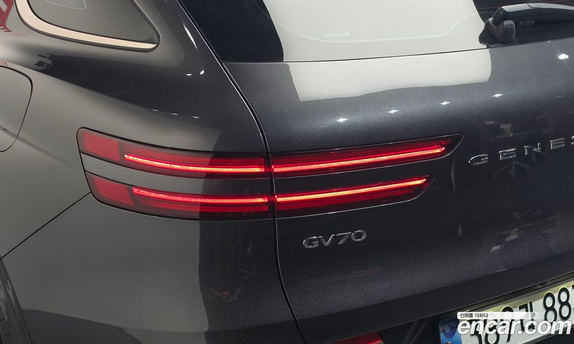 Genesis GV70 фото 23