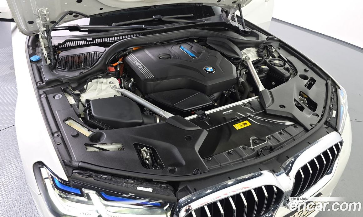 BMW 5-Series (G30) фото 6