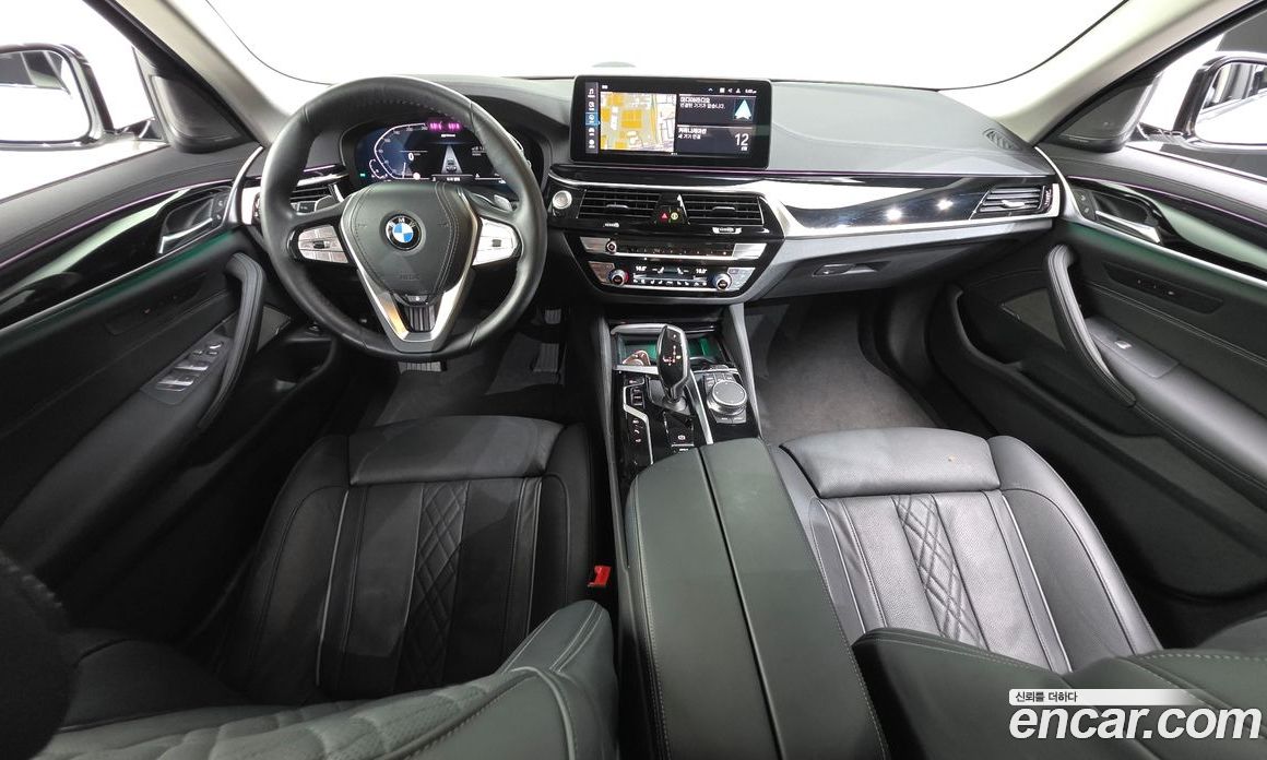 BMW 5-Series (G30) фото 7