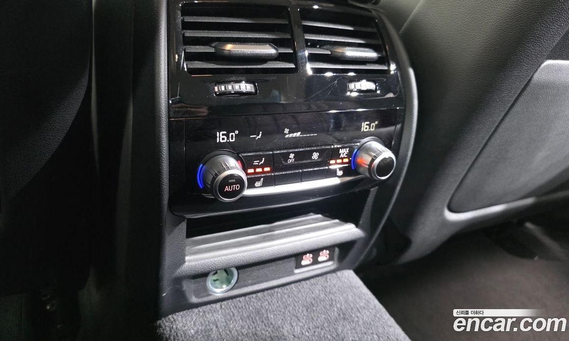 BMW 5-Series (G30) фото 18