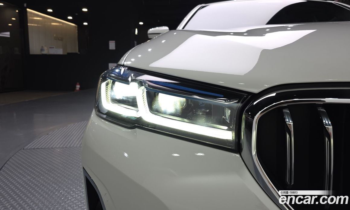 BMW 5-Series (G30) фото 22