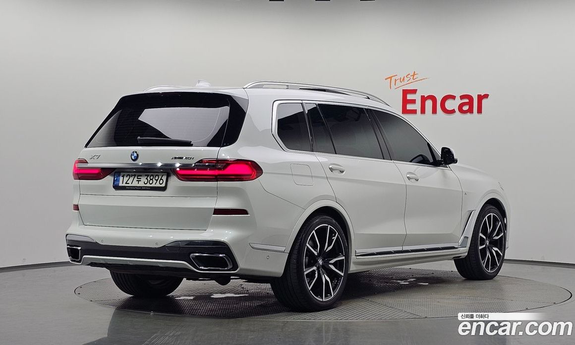 BMW X7 (G07) фото 2