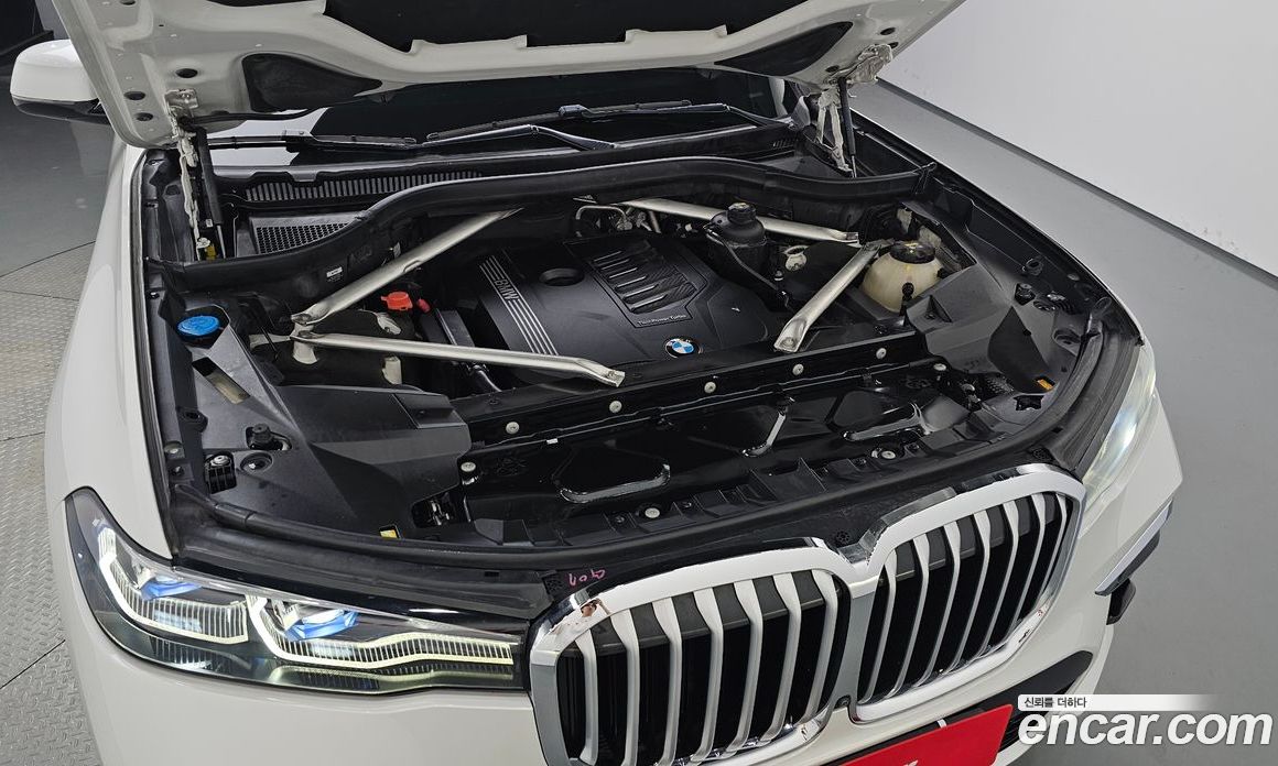 BMW X7 (G07) фото 6