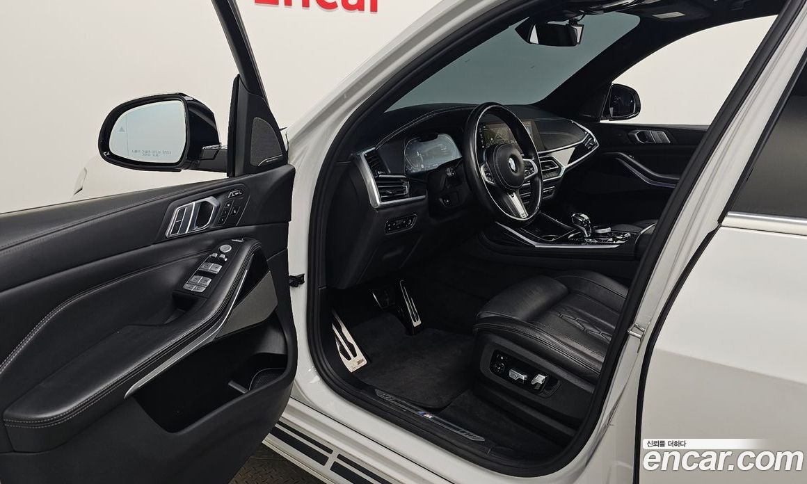 BMW X7 (G07) фото 10