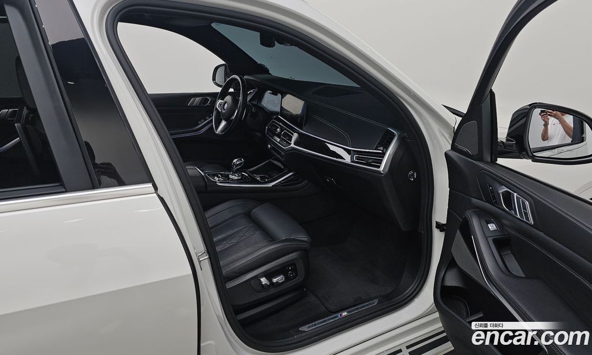 BMW X7 (G07) фото 11