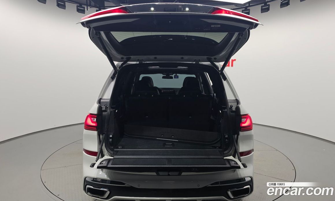 BMW X7 (G07) фото 20