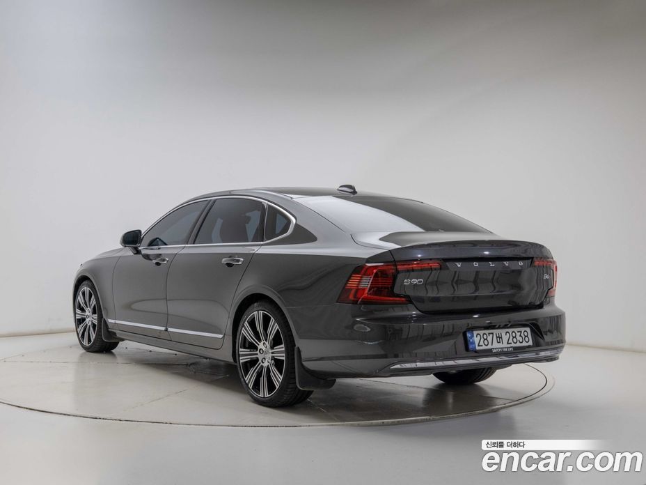 Volvo S90 фото 4