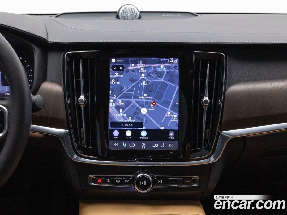 Volvo S90 фото 17