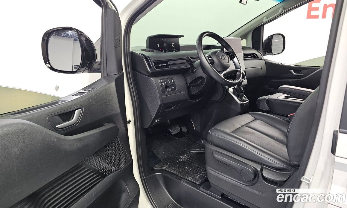 Hyundai Staria фото 10