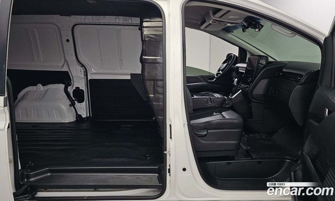 Hyundai Staria фото 11