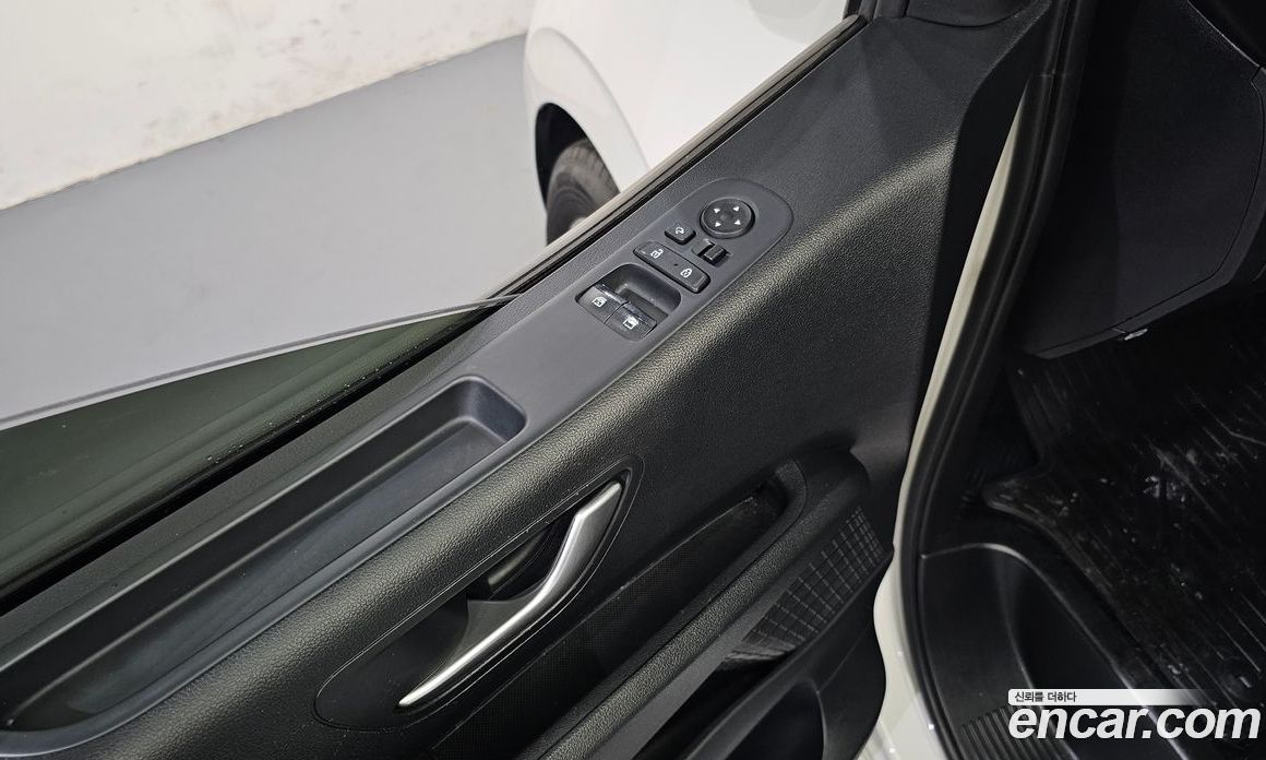 Hyundai Staria фото 12
