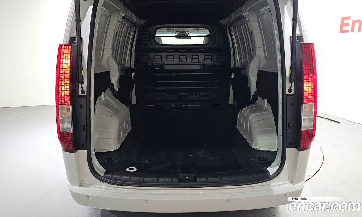 Hyundai Staria фото 20