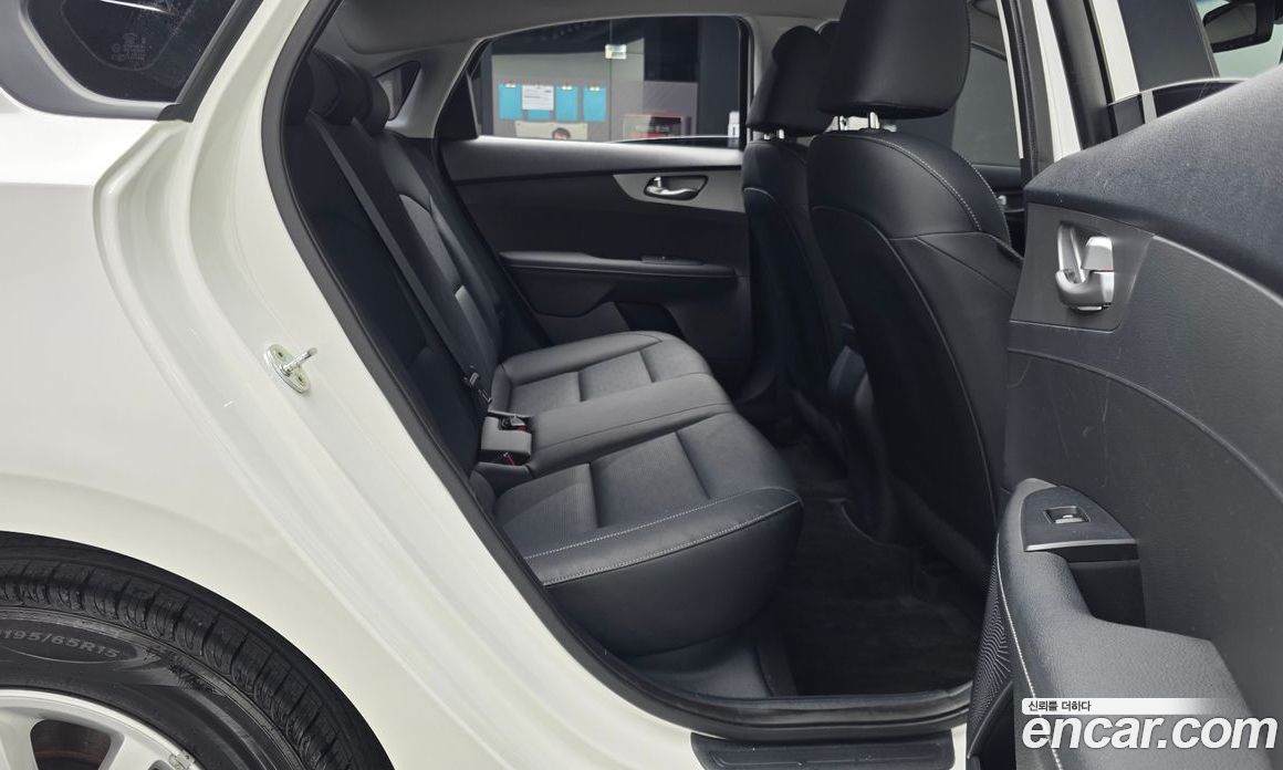 Kia K3 2nd Gen фото 12
