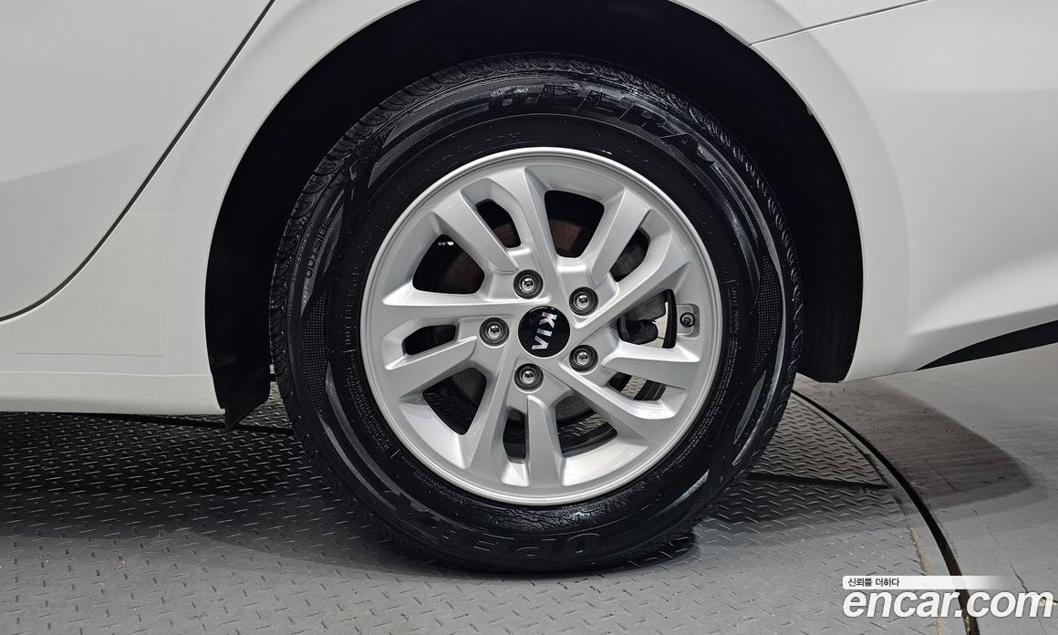 Kia K3 2nd Gen фото 21
