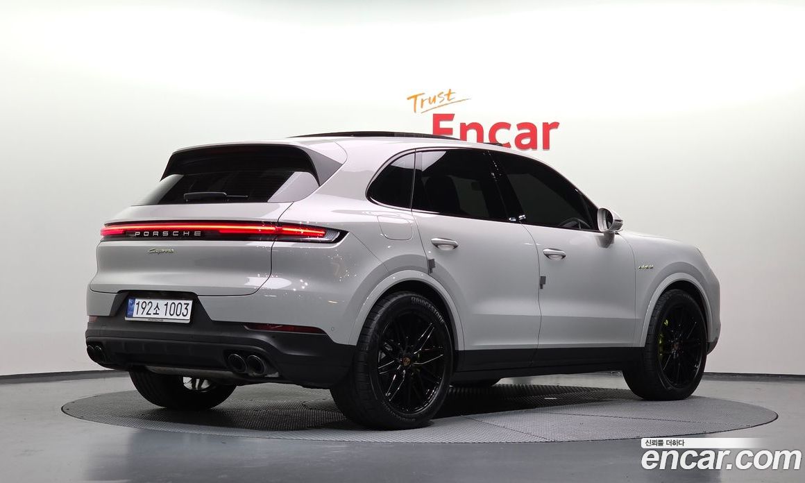 Porsche Cayenne 3rd Gen фото 2