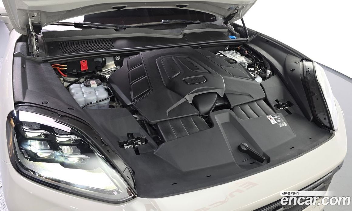 Porsche Cayenne 3rd Gen фото 6
