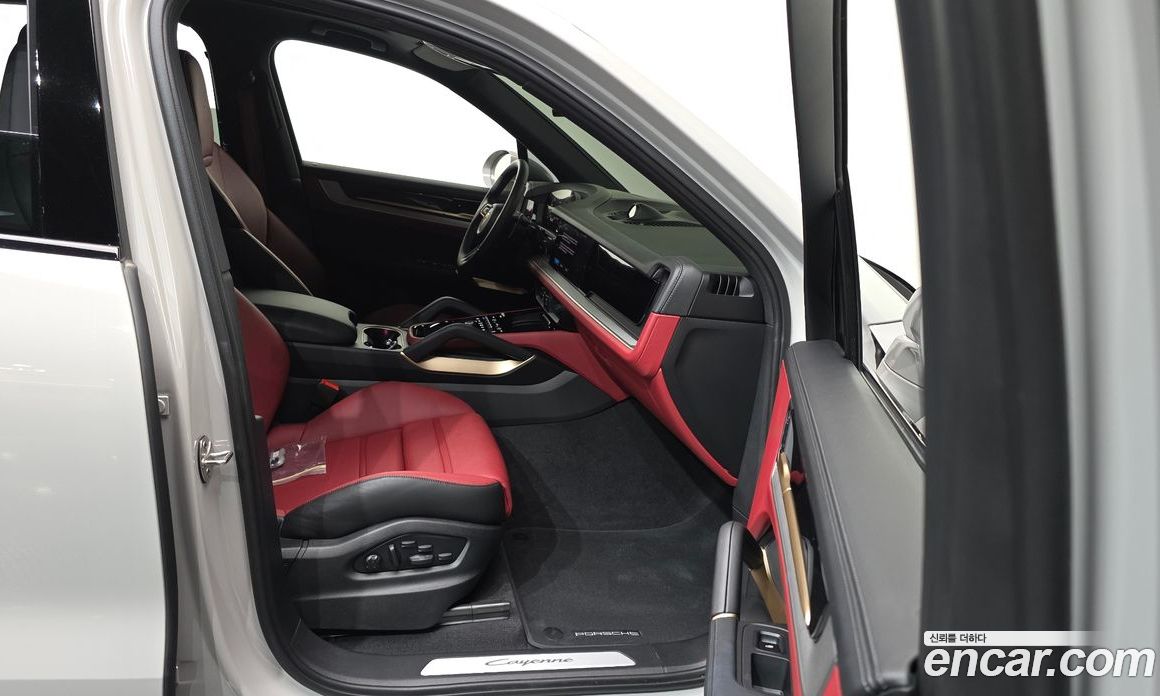 Porsche Cayenne 3rd Gen фото 11