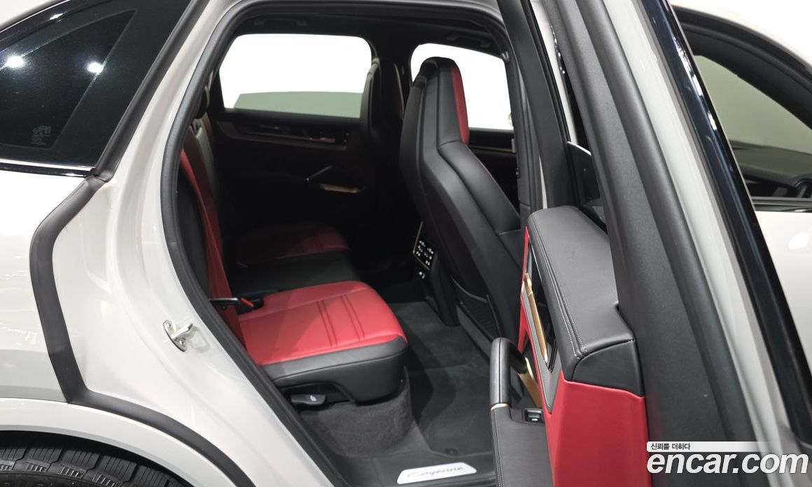 Porsche Cayenne 3rd Gen фото 12