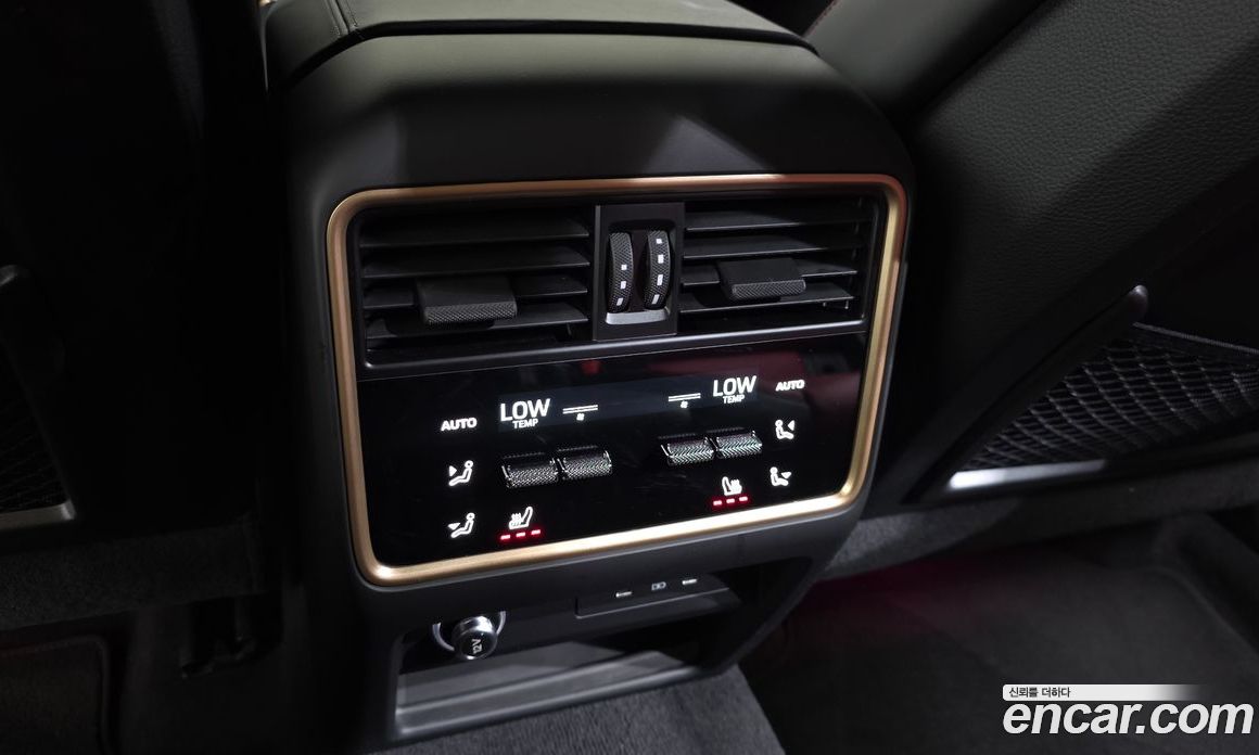 Porsche Cayenne 3rd Gen фото 18