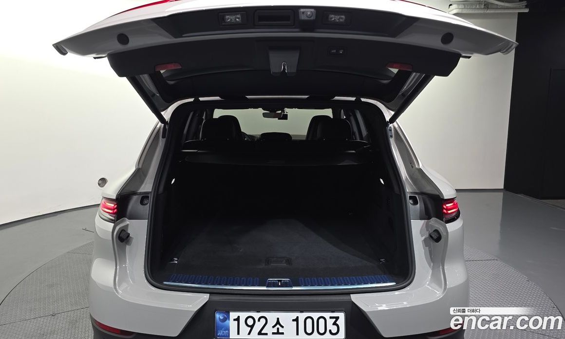 Porsche Cayenne 3rd Gen фото 20