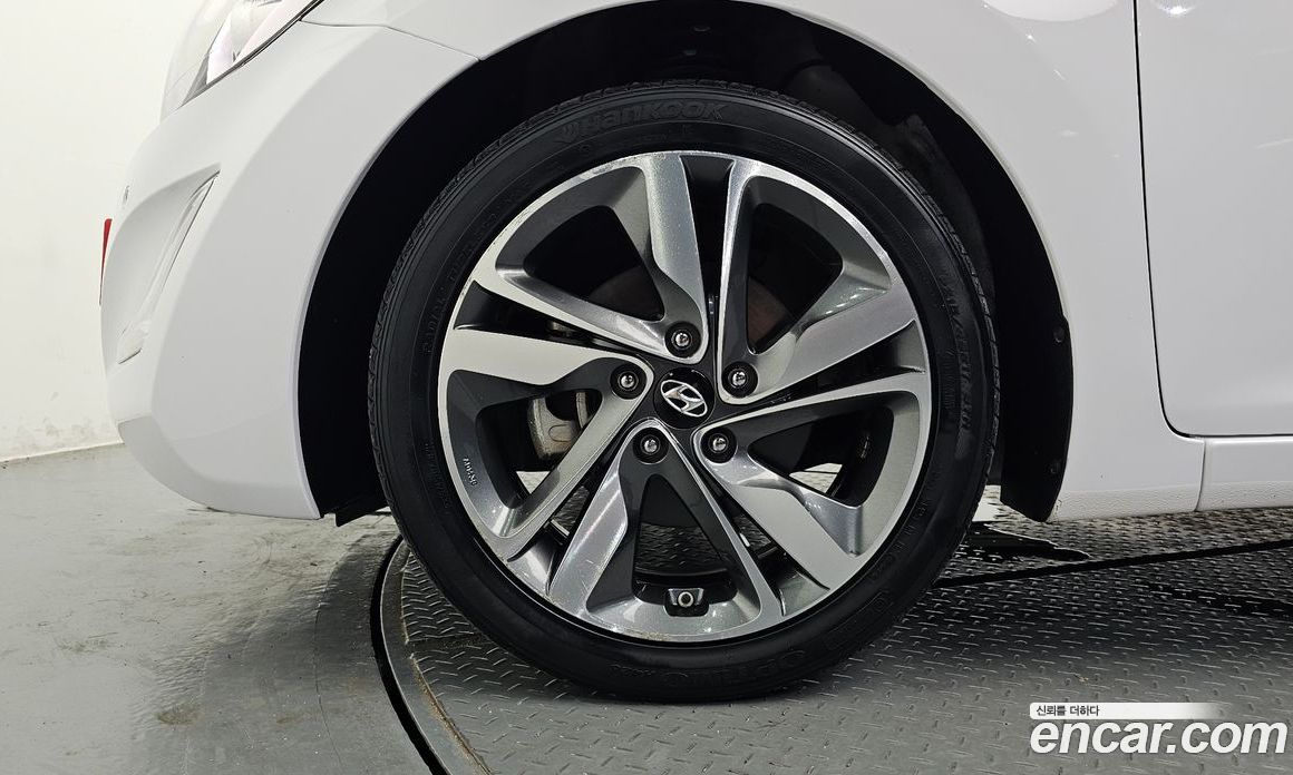 Hyundai The New Avante фото 5