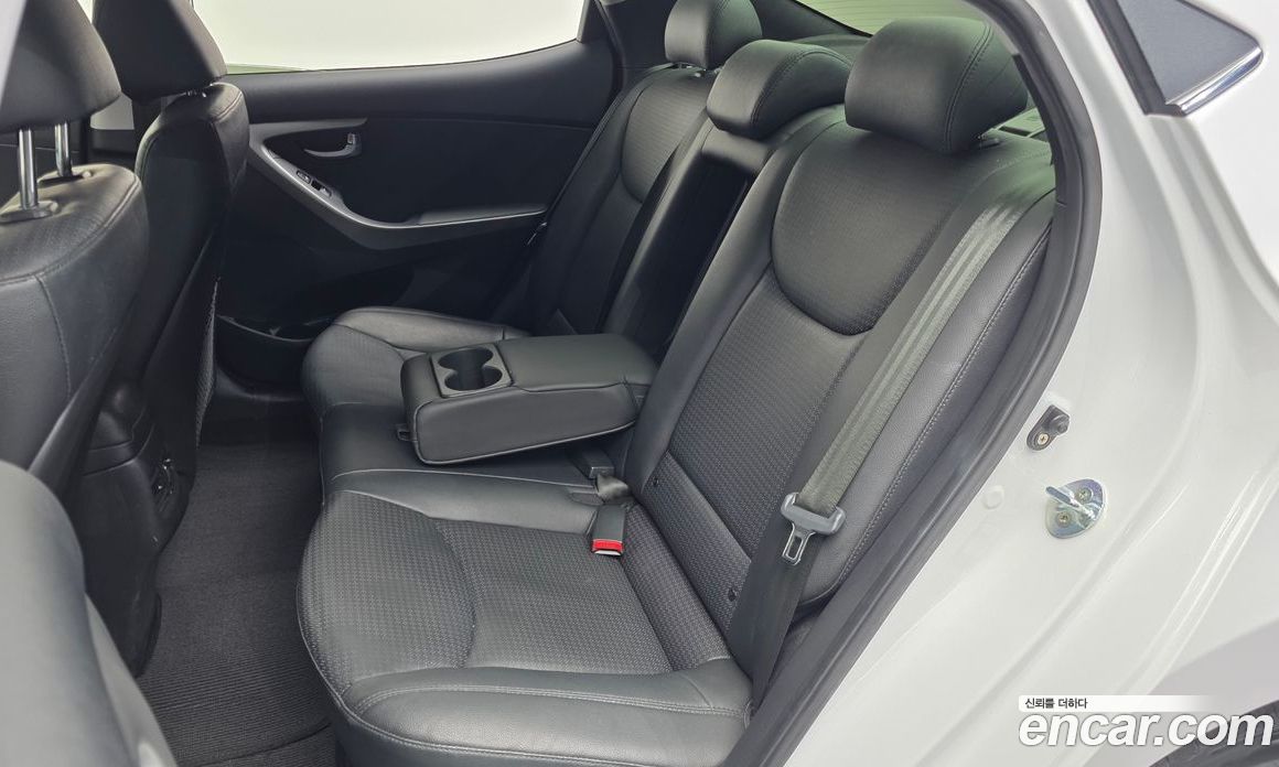 Hyundai The New Avante фото 26