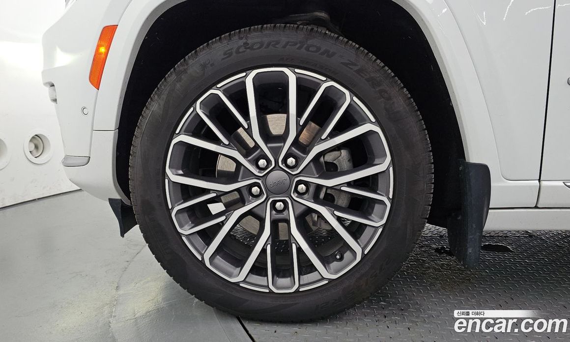 Jeep Grand Cherokee (WL) фото 5