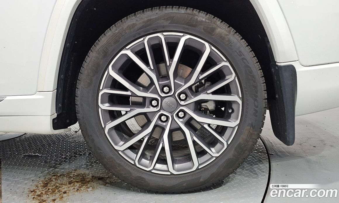 Jeep Grand Cherokee (WL) фото 21