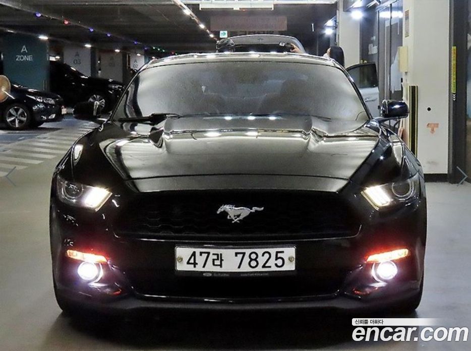 Ford Mustang фото 2
